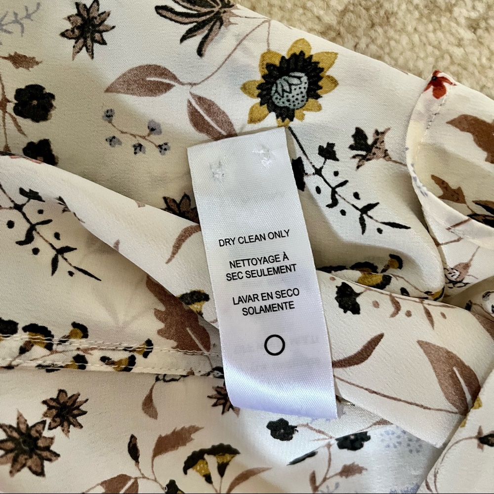 Frame ruffle cuff floral silk 70s shirt in off-white - Picture 7 of 10